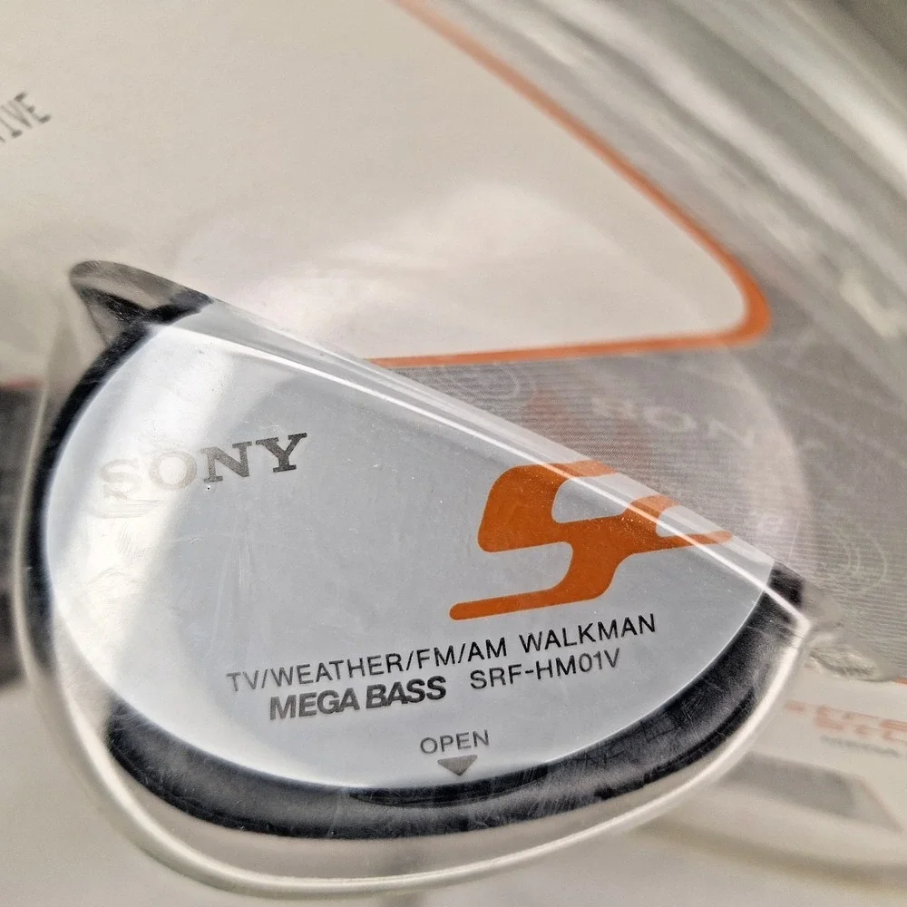 SONY Walkman SRF-HM01V Portable Stereo Radio Headphones Sealed Vintage NOS New
